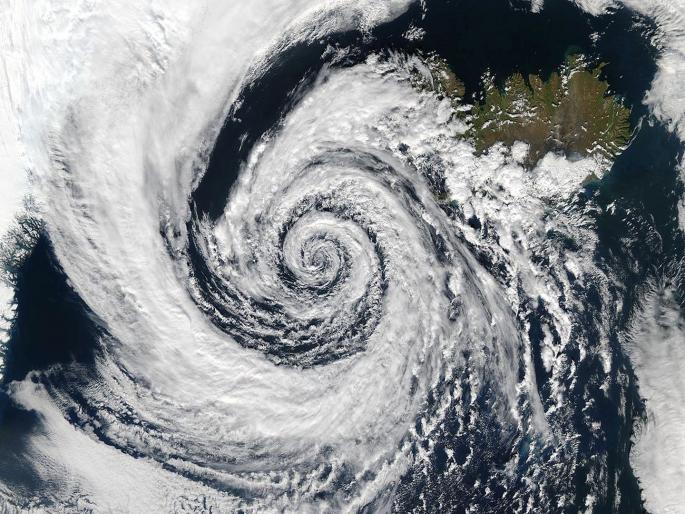 cyclone coming ahead of monsoon | मान्सूनच्या तोंडावर चक्रीवादळ येणार; चक्रीवादळ रोधक यंत्रणा उभारण्यासाठी अभ्यास सुरू cyclone coming ahead of monsoon | मान्सूनच्या तोंडावर चक्रीवादळ येणार; चक्रीवादळ रोधक यंत्रणा उभारण्यासाठी अभ्यास सुरू