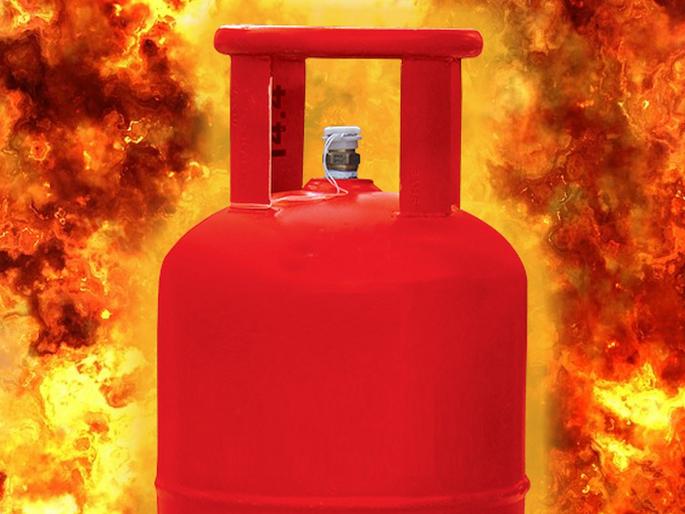 How can we prevent gas cylinder explosions in alleyways? | गल्लीबोळातील सिलिंडर स्फोट रोखणार तरी कसे?