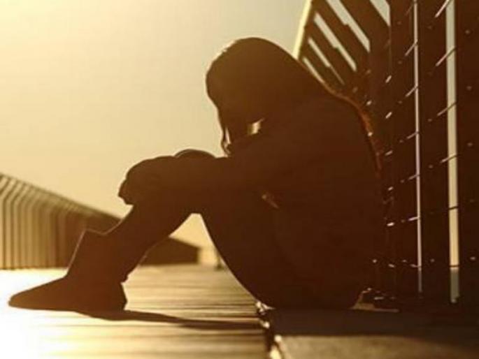 A 19-year-old girl attempted suicide due to a shameful act of a shopkeeper | दुकानदाराच्या लज्जास्पद कृत्याने १९ वर्षीय युवतीने केला आत्महत्येचा प्रयत्न A 19-year-old girl attempted suicide due to a shameful act of a shopkeeper | दुकानदाराच्या लज्जास्पद कृत्याने १९ वर्षीय युवतीने केला आत्महत्येचा प्रयत्न