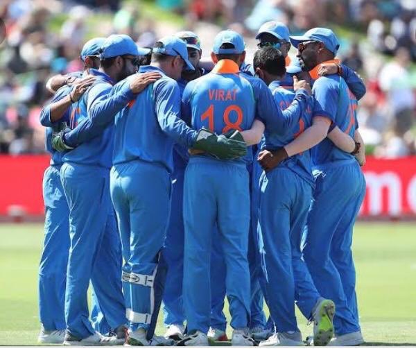 Expected performance in bowling India | भारताची गोलंदाजीत अपेक्षित कामगिरी