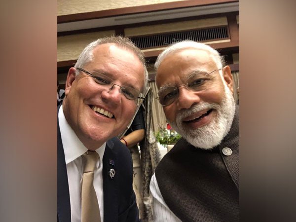 'Kithana ache he Modi': Australian PM celebrates friendship with Modi | कितना अच्छा है मोदी! ऑस्ट्रेलियाच्या पंतप्रधानांनी घेतली मोदींसोबत सेल्फी 'Kithana ache he Modi': Australian PM celebrates friendship with Modi | कितना अच्छा है मोदी! ऑस्ट्रेलियाच्या पंतप्रधानांनी घेतली मोदींसोबत सेल्फी