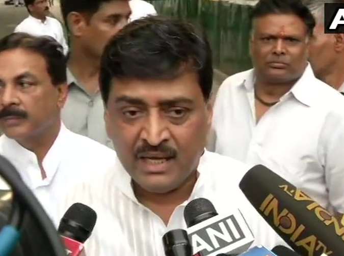 Congress ready for talks with Vanchit bahujan Aghadi of prakash Ambedkar for Assembly election | विधानसभेसाठी 'वंचित'सोबत चर्चेला काँग्रेस तयार; अशोक चव्हाण नाही 'या' नेत्याकडे जबाबदारी Congress ready for talks with Vanchit bahujan Aghadi of prakash Ambedkar for Assembly election | विधानसभेसाठी 'वंचित'सोबत चर्चेला काँग्रेस तयार; अशोक चव्हाण नाही 'या' नेत्याकडे जबाबदारी