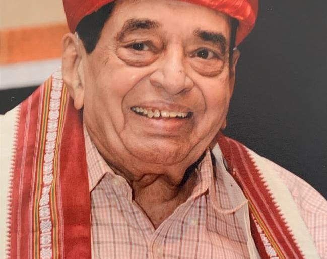 Wellknowm Marathi wirter and narrator D. M. Mirasdar.. | जिंदादिल मिरासदारी! Wellknowm Marathi wirter and narrator D. M. Mirasdar.. | जिंदादिल मिरासदारी!