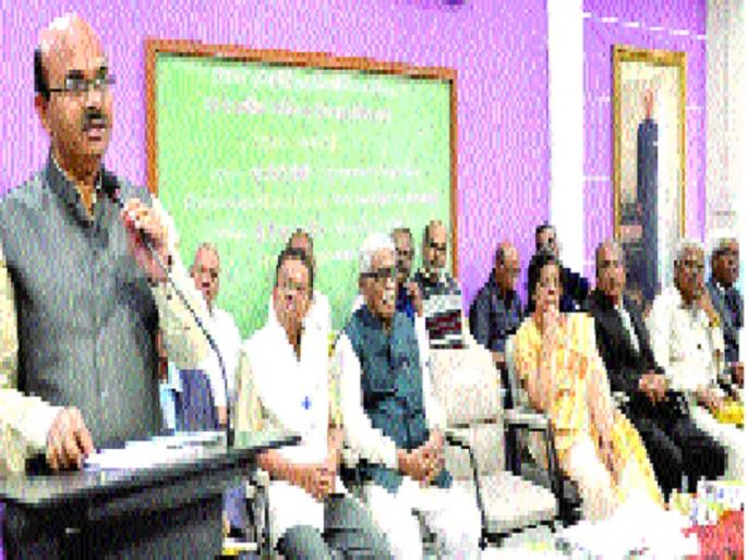 Sangli: Opportunities for economics students in competitive age: D. T. Shirke | सांगली : अर्थशास्त्राच्या विद्यार्थ्यांना स्पर्धात्मक युगात संधी : डी. टी. शिर्के