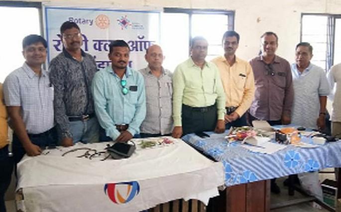 Blood Pressure Test of 5 Transport Board Staff | परिवहन मंडळाच्या १२२ कर्मचाऱ्यांची रक्तदाब तपासणी