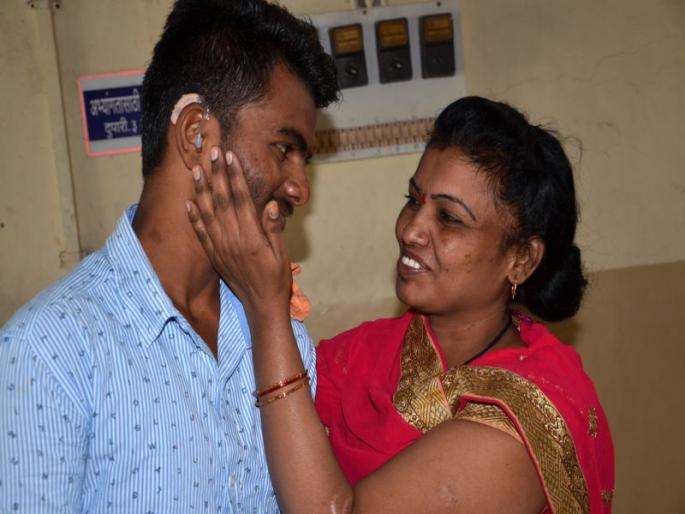 Medalist Gatimando Gellu finally got 'Mother Chhatra', both fell deep | मेडलिस्ट गतीमंद गोेलूला अखेर मिळाले ‘मातृछत्र’, दोघेही गहिवरले