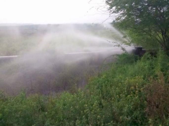 Tapi scheme leaks near Jamafal dam | जामफळ धरणाजवळ तापी योजनेला गळती Tapi scheme leaks near Jamafal dam | जामफळ धरणाजवळ तापी योजनेला गळती