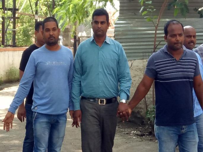 In the dust of a bribe clerical ACB | धुळ्यात लाचखोर लिपीक एसीबीच्या जाळ्यात