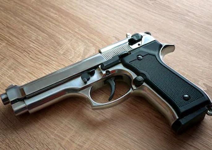 One was arrested by Shirpur police with a pistol | पिस्टलसह एकाला शिरपूर पोलिसांनी पकडले