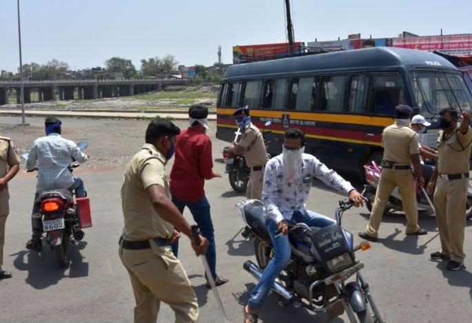 Prayer collectively in possession of 5 | सामुहीकपणे प्रार्थना करणारे ३७ ताब्यात Prayer collectively in possession of 5 | सामुहीकपणे प्रार्थना करणारे ३७ ताब्यात