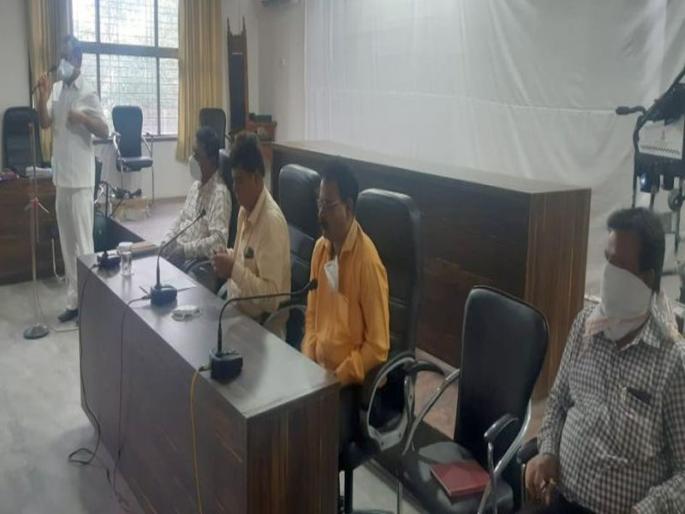 Roads in Devpura repaired from Monday | देवपुरातील रस्ते सोमवारपासून दुरुस्त