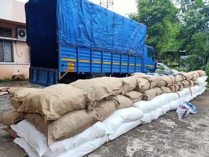 LCB seizes Rs 50 lakh worth of gutka | एलसीबीने पकडला ५० लाखांचा गुटखा