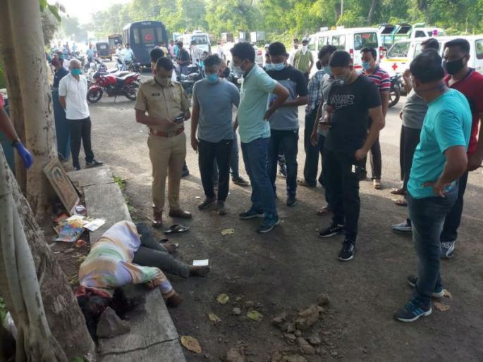 Young man stoned to death in Dhule | धुळ्यात तरुणाचा दगडाने ठेचून खून Young man stoned to death in Dhule | धुळ्यात तरुणाचा दगडाने ठेचून खून