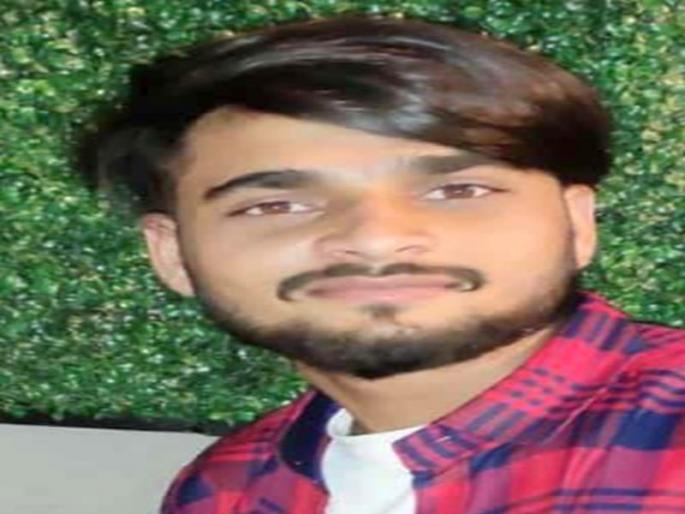 Accident in Dondwad Shivara, youth killed | दोंदवाड शिवारात अपघात, तरुण ठार Accident in Dondwad Shivara, youth killed | दोंदवाड शिवारात अपघात, तरुण ठार