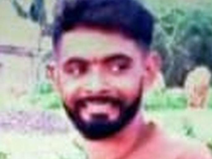 Bhardhaw hit a two-wheeler divider, killing the youth on the spot | भरधाव दुचाकी दुभाजकाला धडकली, तरुणाचा जागीच मृत्यू