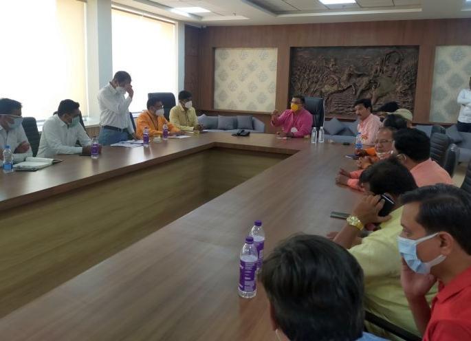 Municipal administration in action mode due to increasing prevalence of corona | कोरोनाचा प्रादुर्भाव वाढत असल्याने नगरपालिका प्रशासन अ‍ॅक्शन मोडमध्ये