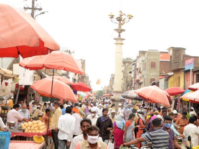 Crowds re-emerged in the market | बाजारपेठेत पुन्हा उसळली गर्दी Crowds re-emerged in the market | बाजारपेठेत पुन्हा उसळली गर्दी