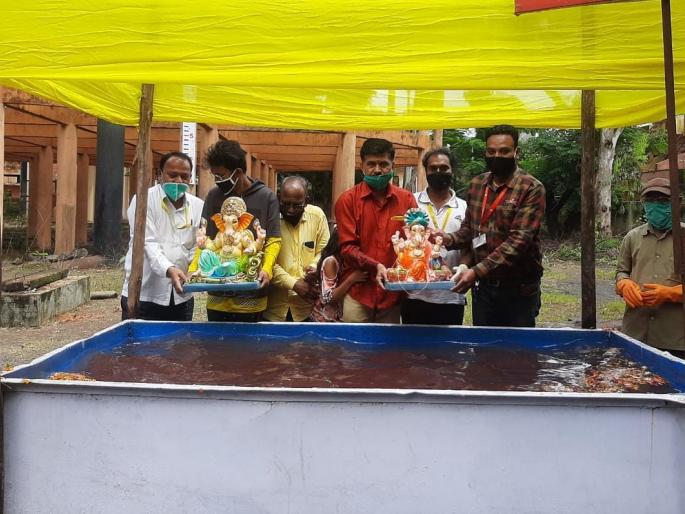 In the CIDCO area of Nashik, a simple heartfelt message to the Republic | नाशिकमधील सिडको भागात साधेपणाने गणरायाला भावपूर्ण निरोप In the CIDCO area of Nashik, a simple heartfelt message to the Republic | नाशिकमधील सिडको भागात साधेपणाने गणरायाला भावपूर्ण निरोप