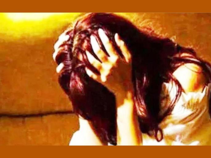 Husband unnatural physical relation, brother in law an relatives raped woman in Madhya Pradesh | दीर-नातेवाईकाने प्रत्येक दुसऱ्या रात्री केला रेप, पतीही बनला हैवान; महिलेची कहाणी ऐकून पोलिसही हैराण Husband unnatural physical relation, brother in law an relatives raped woman in Madhya Pradesh | दीर-नातेवाईकाने प्रत्येक दुसऱ्या रात्री केला रेप, पतीही बनला हैवान; महिलेची कहाणी ऐकून पोलिसही हैराण