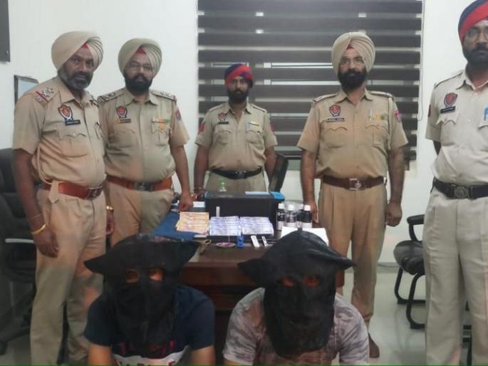 The technique of printing fake notes taken from YouTube; Police arrested 2 people | यू-ट्यूबवरुन घेतलं बनावट नोट छपाईचं तंत्र; पोलिसांनी केलं 2 जणांना जेरबंद  The technique of printing fake notes taken from YouTube; Police arrested 2 people | यू-ट्यूबवरुन घेतलं बनावट नोट छपाईचं तंत्र; पोलिसांनी केलं 2 जणांना जेरबंद