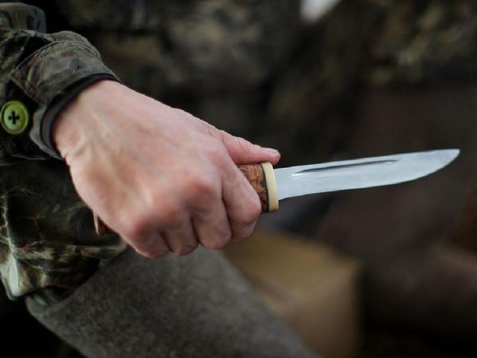 A student was chased with a knife in Bhar market in nagpur | भर बाजारात चाकू घेऊन विद्यार्थ्याचा पाठलाग, जीवे मारण्याची धमकी A student was chased with a knife in Bhar market in nagpur | भर बाजारात चाकू घेऊन विद्यार्थ्याचा पाठलाग, जीवे मारण्याची धमकी