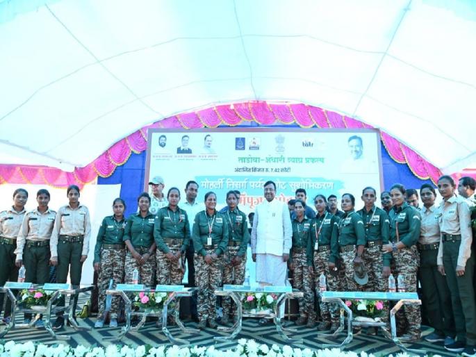 Chandrapur Guardian Minister Sudhir Mungantiwar's suggestion to build Seven Dimension Theater at Mohurli | मोहर्ली येथे सेव्हन डायमेंशन थिएटर बनविण्याची पालकमंत्री मुनगंटीवार यांची सूचना