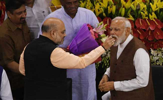 Finally, Modi's cabinet declared; Amit Shah is the new Home Minister of India | अखेर मोदींच्या मंत्रिमंडळाची लॉटरी फुटली; अमित शहा देशाचे नवे गृहमंत्री Finally, Modi's cabinet declared; Amit Shah is the new Home Minister of India | अखेर मोदींच्या मंत्रिमंडळाची लॉटरी फुटली; अमित शहा देशाचे नवे गृहमंत्री