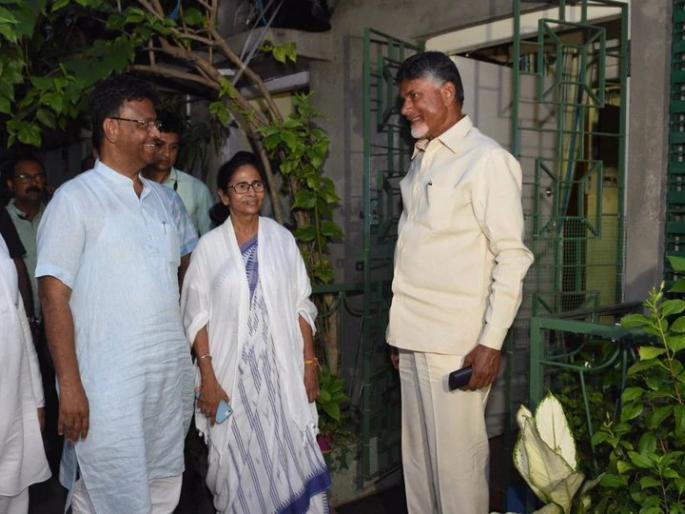 Extremely uncomfortable with Trinamool Congress | तृणमूल काँग्रेसमध्ये कमालीची अस्वस्थता Extremely uncomfortable with Trinamool Congress | तृणमूल काँग्रेसमध्ये कमालीची अस्वस्थता