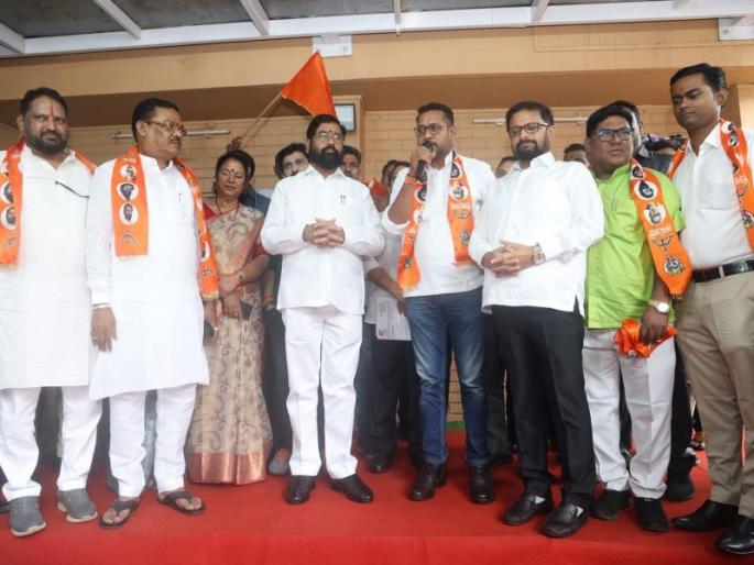 Sanjay Agaldare, a former corporator of the Thackeray group, has joined the Shinde group today. | ठाकरेंना धक्का! अनिल परब यांच्या मतदारसंघातील माजी नगरसेवकाने शिंदे गटात केला प्रवेश Sanjay Agaldare, a former corporator of the Thackeray group, has joined the Shinde group today. | ठाकरेंना धक्का! अनिल परब यांच्या मतदारसंघातील माजी नगरसेवकाने शिंदे गटात केला प्रवेश