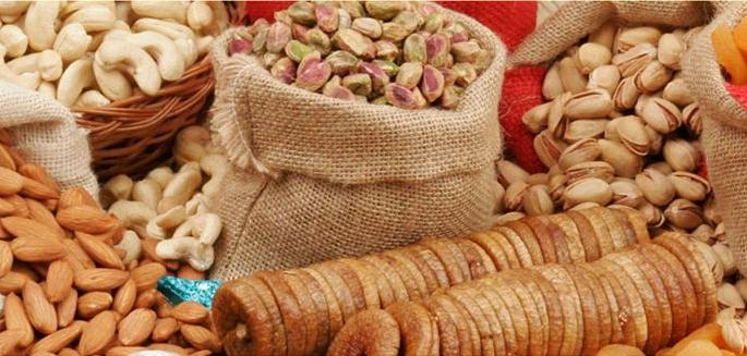 Eat dried fruits in the cold and stay cool! | थंडीत सुकामेवा खा अन् ठणठणीत रहा ! Eat dried fruits in the cold and stay cool! | थंडीत सुकामेवा खा अन् ठणठणीत रहा !