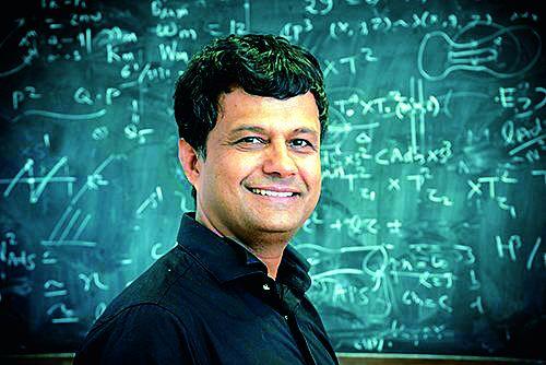 Atish Dabholkar as the Director of 'ICTP' in Italy | इटलीतील ‘आयसीटीपी’च्या संचालकपदी अतिश दाभोलकर