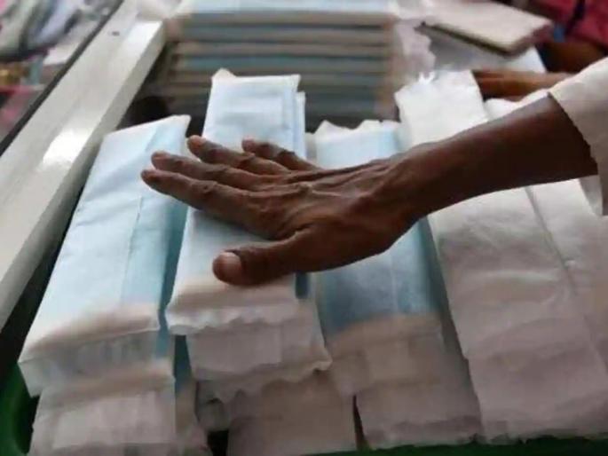 Free sanitary pads were distributed to 225 women while building a health center for women | आरेत महिलांसाठी आरोग्याची गुढी उभारत २२५ महिलांना केले मोफत सॅनिटरी पॅडचे वाटप Free sanitary pads were distributed to 225 women while building a health center for women | आरेत महिलांसाठी आरोग्याची गुढी उभारत २२५ महिलांना केले मोफत सॅनिटरी पॅडचे वाटप