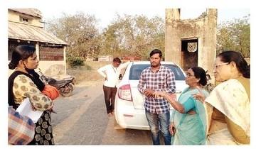 School bunkers teachers should be punnished | या दांडीबहाद्दरांची बत्ती गूल करायला हवी! School bunkers teachers should be punnished | या दांडीबहाद्दरांची बत्ती गूल करायला हवी!