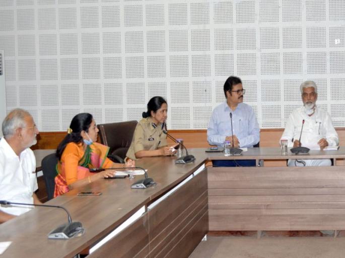 Transportation related to agricultural, agro-based industries will continue; Grandpa husk | कृषी , कृषिपूरक उद्योगांशी संबंधित वाहतूक सुरू राहणार ; दादा भुसे Transportation related to agricultural, agro-based industries will continue; Grandpa husk | कृषी , कृषिपूरक उद्योगांशी संबंधित वाहतूक सुरू राहणार ; दादा भुसे