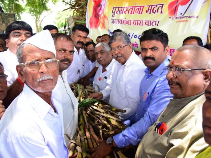Rehabilitation of underwater villages: Chandrakant Patil | पाण्याखाली गेलेल्या गावांचे पुनर्वसन : चंद्रकांत पाटील, कुटुंबांना वर्षाकरिता दर महिन्याला 2 हजार Rehabilitation of underwater villages: Chandrakant Patil | पाण्याखाली गेलेल्या गावांचे पुनर्वसन : चंद्रकांत पाटील, कुटुंबांना वर्षाकरिता दर महिन्याला 2 हजार
