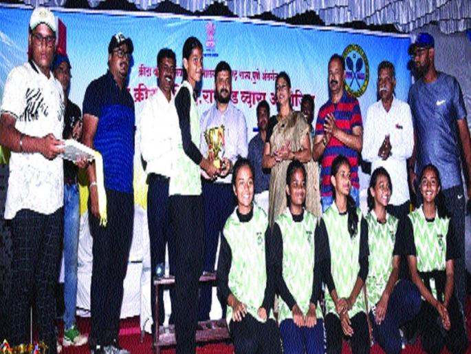 State Level Competition: Ball Badminton, Pune Division Domination | राज्यस्तरीय स्पर्धा : बॉल बॅडमिंटनमध्ये पुणे विभागाचे वर्चस्व