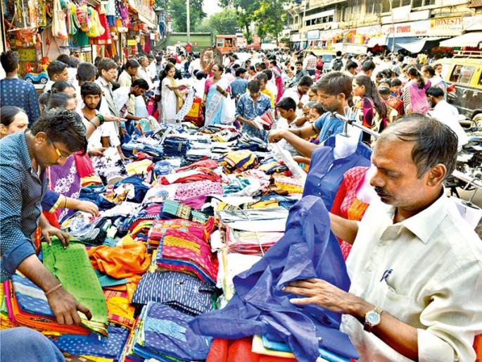 What about the hawker? | रस्त्यावरुन फेरीवाला का हटेल ? What about the hawker? | रस्त्यावरुन फेरीवाला का हटेल ?