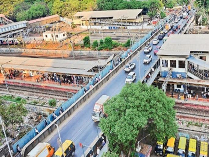 Fear of massive traffic jam in Dadar after April 15 | दादरमध्ये १५ एप्रिलनंतर महावाहतूककोंडीची भीती; वरळी-शिवडी उन्नत मार्गिकेसाठी प्रभादेवी रेल्वे स्थानकावरील पूल पाडणार Fear of massive traffic jam in Dadar after April 15 | दादरमध्ये १५ एप्रिलनंतर महावाहतूककोंडीची भीती; वरळी-शिवडी उन्नत मार्गिकेसाठी प्रभादेवी रेल्वे स्थानकावरील पूल पाडणार