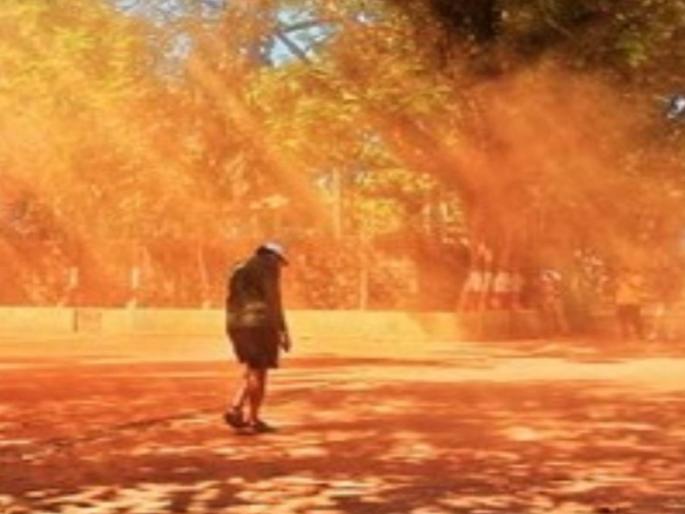 mpcb issued instructions to remove red soil from shivaji park the bmc is not yet to complete the work | दीड महिना उलटला, तरी शिवाजी पार्कातील माती ‘जैसे थे’, 'एमपीसीबी' पालिकेवर कारवाई करणार का? mpcb issued instructions to remove red soil from shivaji park the bmc is not yet to complete the work | दीड महिना उलटला, तरी शिवाजी पार्कातील माती ‘जैसे थे’, 'एमपीसीबी' पालिकेवर कारवाई करणार का?