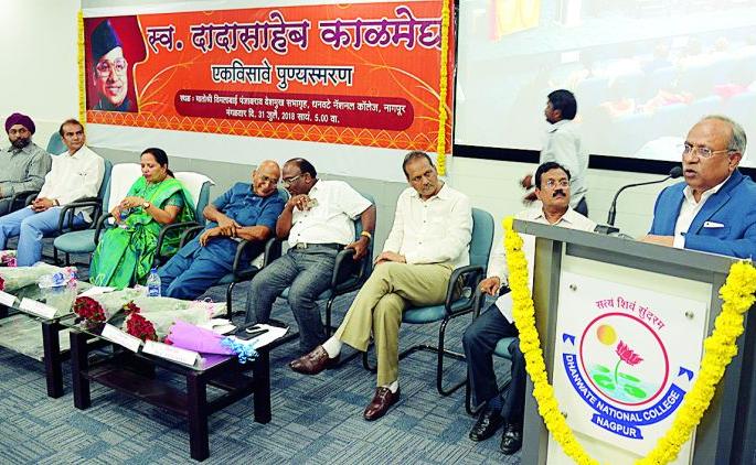 The need for 'Temple Management' to end religious marketing | धार्मिक दुकानदारी संपविण्यासाठी ‘टेम्पल मॅनेजमेंट’ची गरज The need for 'Temple Management' to end religious marketing | धार्मिक दुकानदारी संपविण्यासाठी ‘टेम्पल मॅनेजमेंट’ची गरज