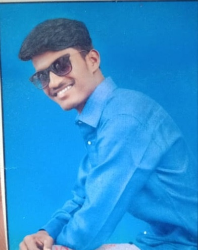 Shocking; Sangola youth commits suicide after being beaten by police | धक्कादायक; पोलिसाच्या मारहाणीता कंटाळून सांगोला तालुक्यातील तरूणाची आत्महत्या Shocking; Sangola youth commits suicide after being beaten by police | धक्कादायक; पोलिसाच्या मारहाणीता कंटाळून सांगोला तालुक्यातील तरूणाची आत्महत्या