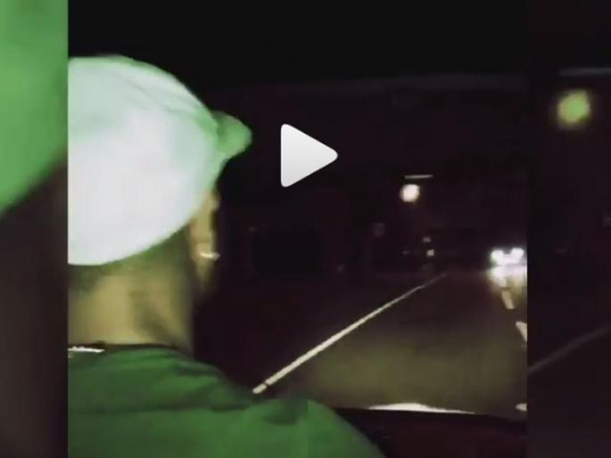 VIDEO: Daddy D .. from auto rickshaw! | VIDEO: ऑटो रिक्षातून निघाला डॅडी डी..!