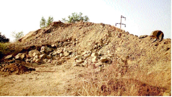 License of 67 blocks in Kolhapur district: 5 bauxite mines | कोल्हापूर जिल्ह्यातील ६७ खाणींनाच परवाना :पाच बॉक्साईट खाणी License of 67 blocks in Kolhapur district: 5 bauxite mines | कोल्हापूर जिल्ह्यातील ६७ खाणींनाच परवाना :पाच बॉक्साईट खाणी