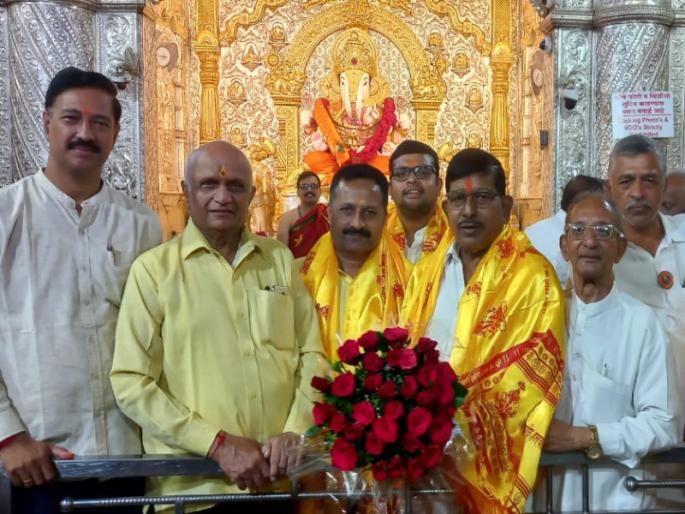 Election of Manik Chavan as President of Dagdusheth The list of presidents for the next 14 years has also been announced | दगडूशेठच्या अध्यक्षपदी माणिक चव्हाण यांची निवड; पुढील १४ वर्षांच्या अध्यक्षांचीही यादी जाहीर Election of Manik Chavan as President of Dagdusheth The list of presidents for the next 14 years has also been announced | दगडूशेठच्या अध्यक्षपदी माणिक चव्हाण यांची निवड; पुढील १४ वर्षांच्या अध्यक्षांचीही यादी जाहीर