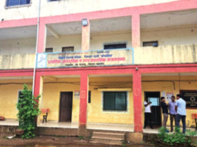 Due to 'their' vigilance, the life of the student in the ashram school was saved | ‘त्यांच्या’ सतर्कतेमुळे आश्रमशाळेतील विद्यार्थिनीचे वाचले प्राण Due to 'their' vigilance, the life of the student in the ashram school was saved | ‘त्यांच्या’ सतर्कतेमुळे आश्रमशाळेतील विद्यार्थिनीचे वाचले प्राण