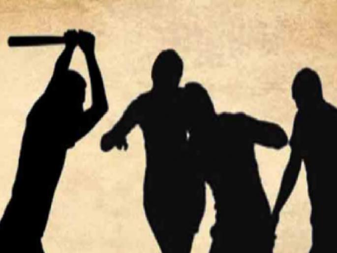 A gangland horror with cinestyle weaponry in Sangli | Sangli: आटपाडीत सिनेस्टाईल हत्यारासह टोळक्याची दहशत A gangland horror with cinestyle weaponry in Sangli | Sangli: आटपाडीत सिनेस्टाईल हत्यारासह टोळक्याची दहशत