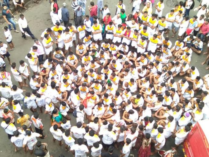 The celebration will be simple; Decision of Dahihandi Coordinating Committee | साधेपणाने उत्सव साजरा होणार; दहीहंडी समन्वय समितीचा निर्णय The celebration will be simple; Decision of Dahihandi Coordinating Committee | साधेपणाने उत्सव साजरा होणार; दहीहंडी समन्वय समितीचा निर्णय