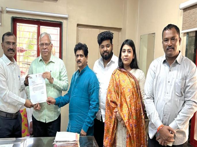 Relocate Dahisar Post Office back thackeray faction met senior post superintendents | दहिसर पोस्ट ऑफिस परत स्थलांतरित करा; 'उबाठा'ने घेतली वरिष्ठ पोस्ट अधिक्षकांची भेट Relocate Dahisar Post Office back thackeray faction met senior post superintendents | दहिसर पोस्ट ऑफिस परत स्थलांतरित करा; 'उबाठा'ने घेतली वरिष्ठ पोस्ट अधिक्षकांची भेट