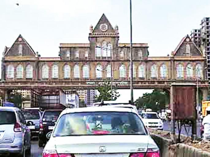 In a cross-border fight; The alliance of the alliance | गल्लीतील भांडण गल्लीतच; युतीची अजब खेळी In a cross-border fight; The alliance of the alliance | गल्लीतील भांडण गल्लीतच; युतीची अजब खेळी