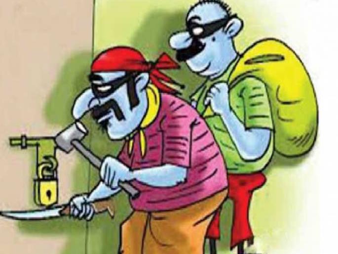 Thieves terrorize Dahivadi, looted Rs 1 lakh from burglary | दहिवडीत चोरट्यांची दहशत, घरफोडीकरुन सव्वा लाखाचा ऐवज लंपास; पोलिसांसमोर आव्हान Thieves terrorize Dahivadi, looted Rs 1 lakh from burglary | दहिवडीत चोरट्यांची दहशत, घरफोडीकरुन सव्वा लाखाचा ऐवज लंपास; पोलिसांसमोर आव्हान